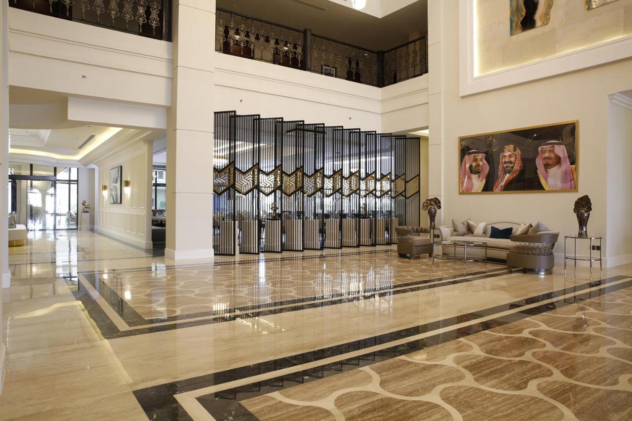 Vittori Palace Hotel And Residences Riyadh Exterior photo The lobby of the Ritz-Carlton, Riyadh